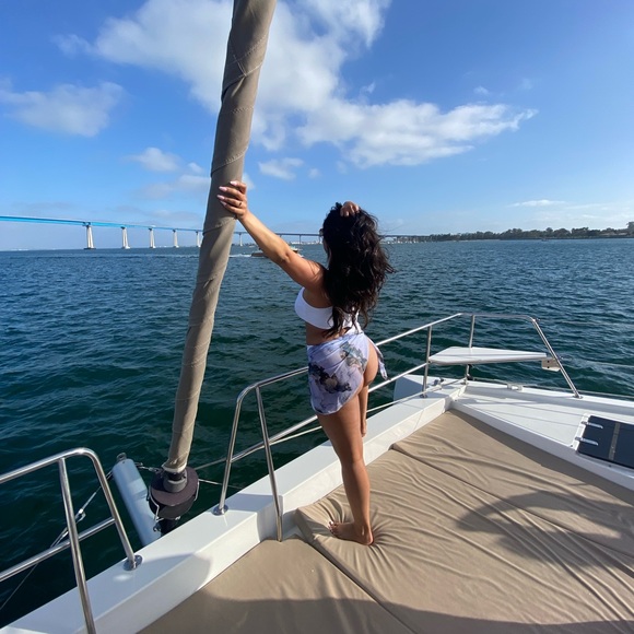 White Bikini - Picture 4 of 4